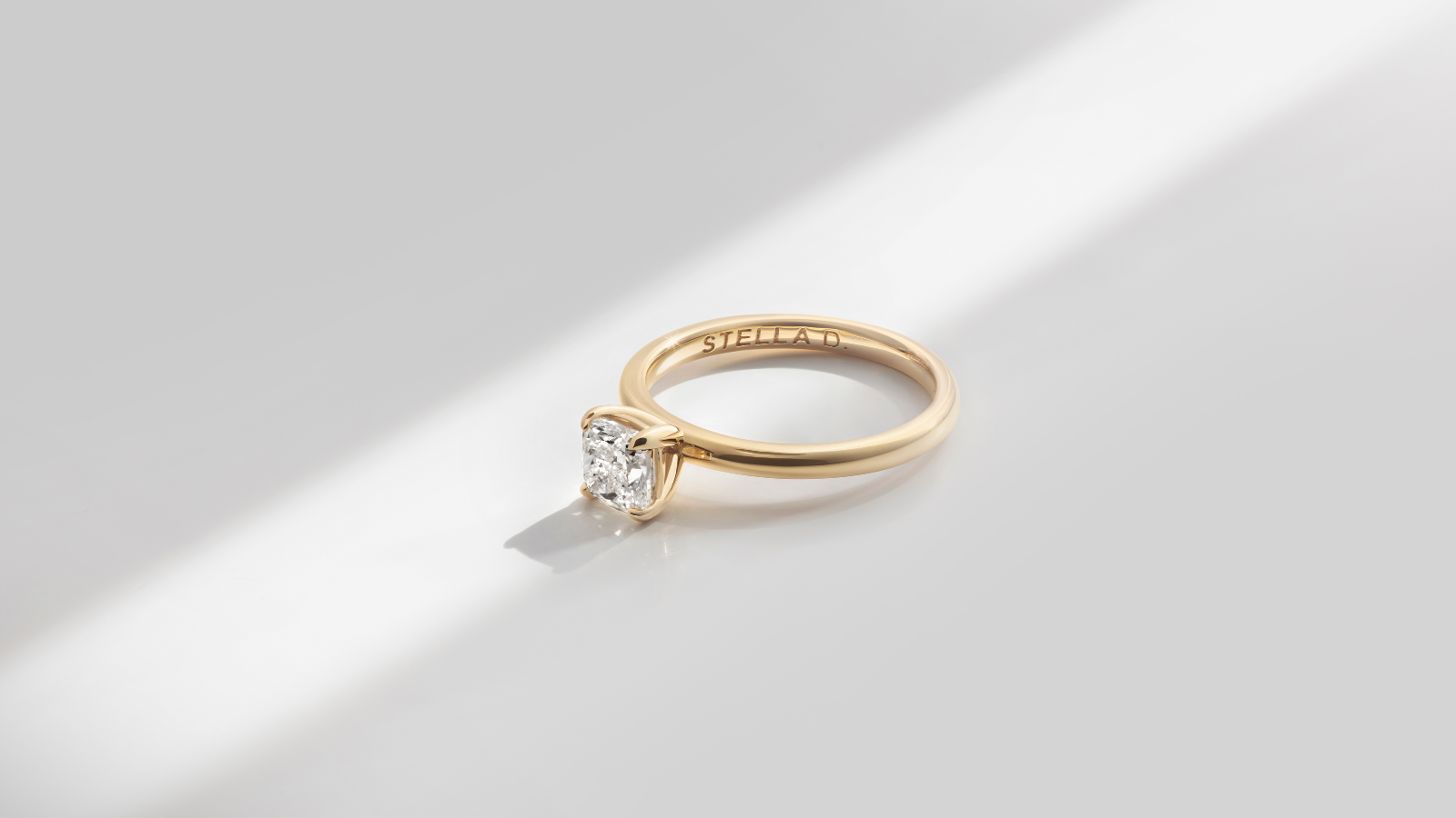 Diamante Cushion e Aro Bombé