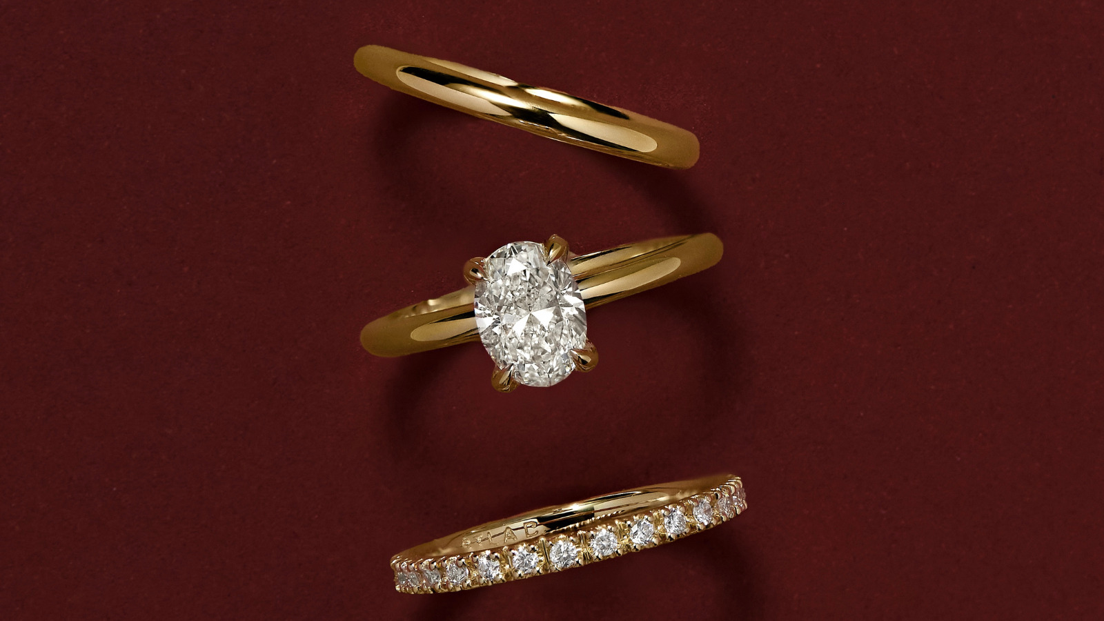 Detalhe do Diamante oval de 1 ct no anel Oval Cut 16 da Stella Diamonds, evidenciando sua lapidação alongada.